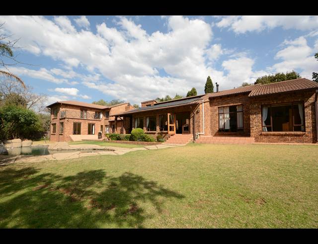 5 BEDROOM HOUSE FOR SALE IN BRYANSTON